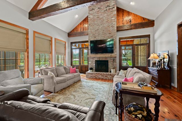 8797 Ritchie Ln, St Francisville, LA 70775