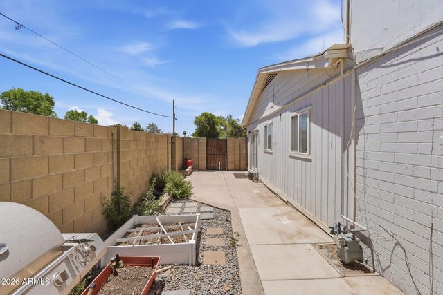 410 W PARKWAY Boulevard, Tempe, AZ 85281