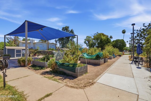 410 W PARKWAY Boulevard, Tempe, AZ 85281