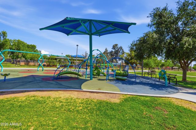 410 W PARKWAY Boulevard, Tempe, AZ 85281
