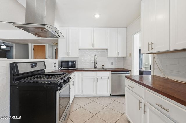 410 W PARKWAY Boulevard, Tempe, AZ 85281