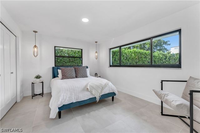 3777 Fountainhead LN, Naples, FL 34103