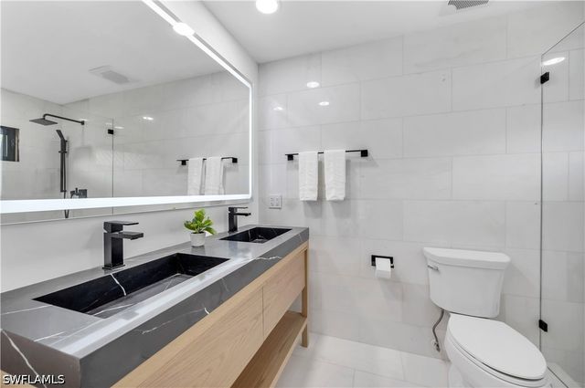 3777 Fountainhead LN, Naples, FL 34103