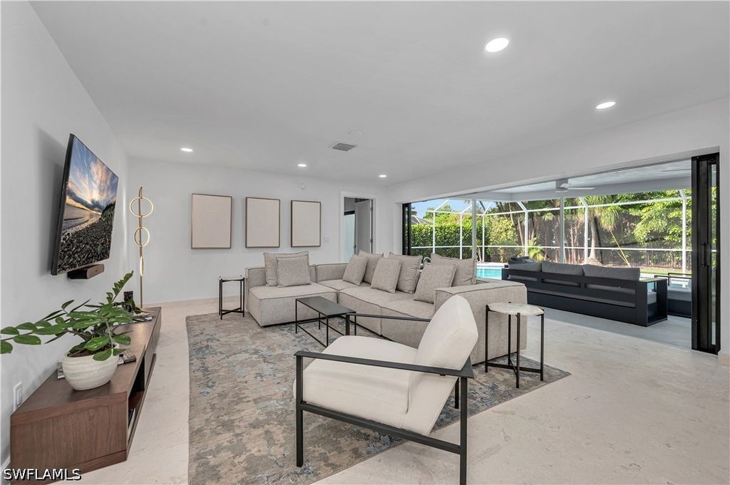 3777 Fountainhead LN, Naples, FL 34103