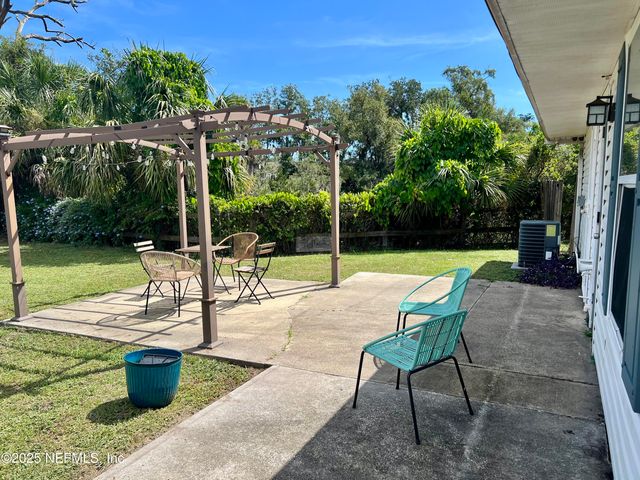 1005 CABO BLANCO Avenue E, Jacksonville, FL 32233