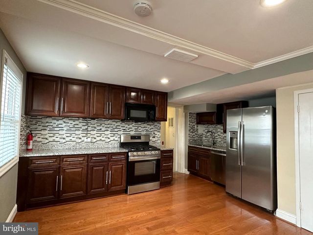 5440 8TH RD S, Arlington, VA 22204