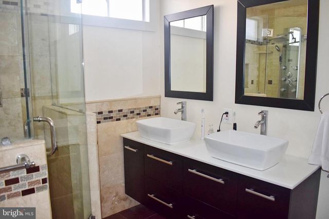 5440 8TH RD S, Arlington, VA 22204