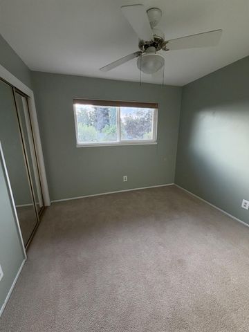 1425 Forest Dr, Turlock, CA 95380