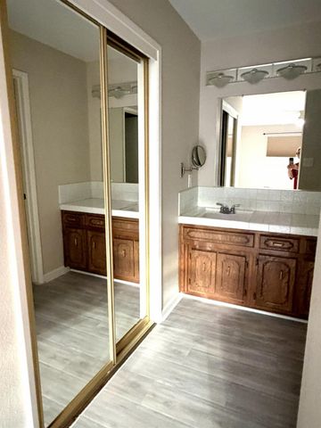 1425 Forest Dr, Turlock, CA 95380