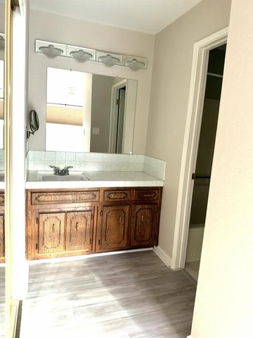1425 Forest Dr, Turlock, CA 95380
