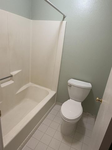 1425 Forest Dr, Turlock, CA 95380