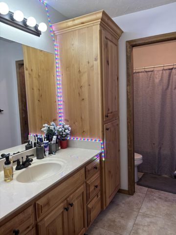 3504 N Ledgestone Drive, Ozark, MO 65721