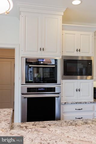 506 E DELP RD, Lancaster, PA 17601