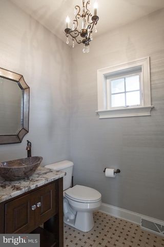 506 E DELP RD, Lancaster, PA 17601