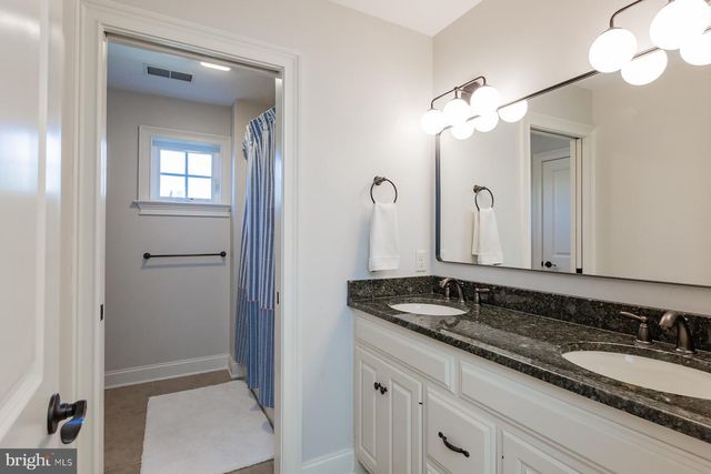 506 E DELP RD, Lancaster, PA 17601