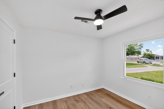 1296 Dorchester Drive, Georgetown, KY 40324