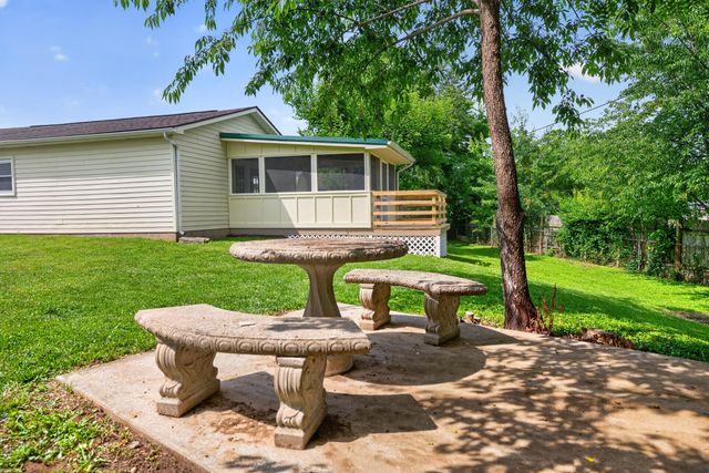 1296 Dorchester Drive, Georgetown, KY 40324