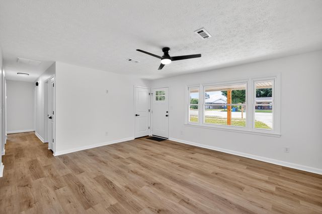 1296 Dorchester Drive, Georgetown, KY 40324