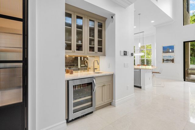 8748 Lewis River Road, Delray Beach, FL 33446