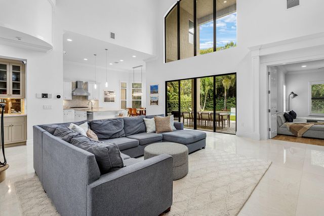 8748 Lewis River Road, Delray Beach, FL 33446