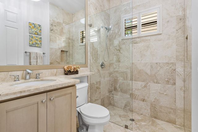 8748 Lewis River Road, Delray Beach, FL 33446