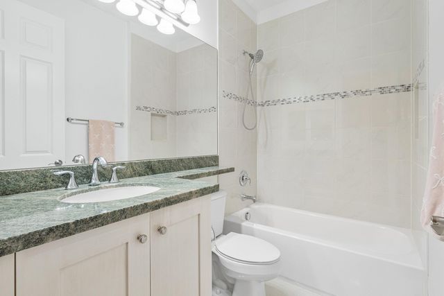 8748 Lewis River Road, Delray Beach, FL 33446