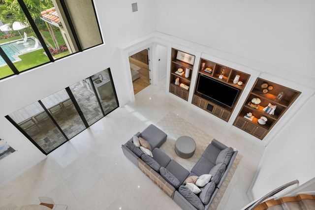 8748 Lewis River Road, Delray Beach, FL 33446