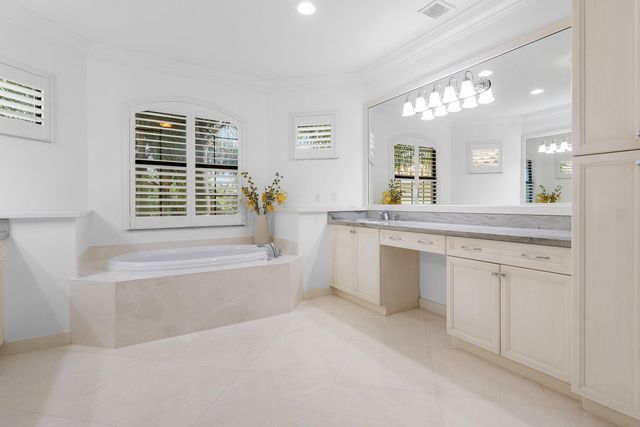 8748 Lewis River Road, Delray Beach, FL 33446