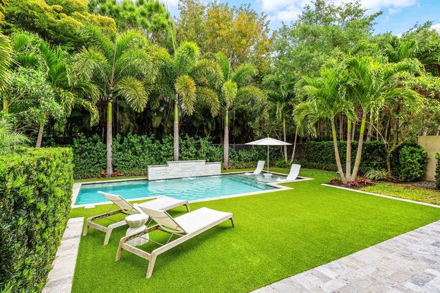 8748 Lewis River Road, Delray Beach, FL 33446