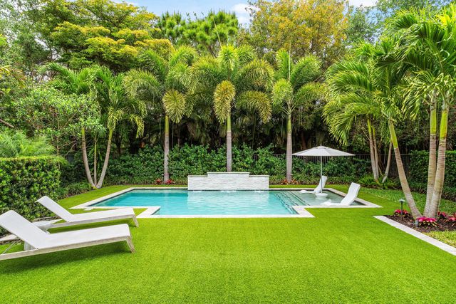 8748 Lewis River Road, Delray Beach, FL 33446