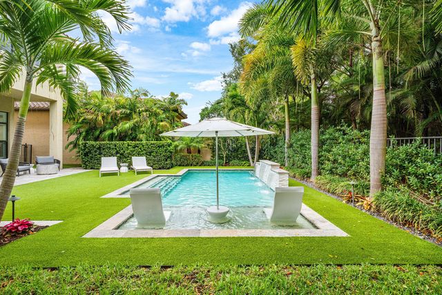 8748 Lewis River Road, Delray Beach, FL 33446