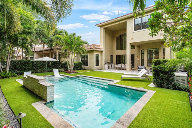 8748 Lewis River Road, Delray Beach, FL 33446