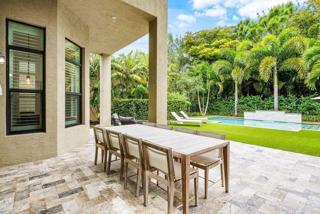 8748 Lewis River Road, Delray Beach, FL 33446