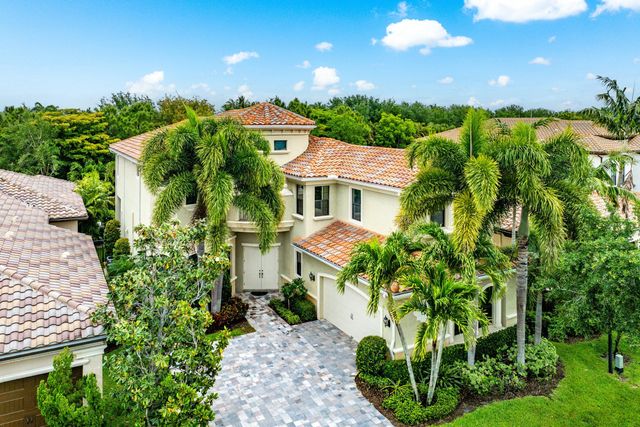 8748 Lewis River Road, Delray Beach, FL 33446