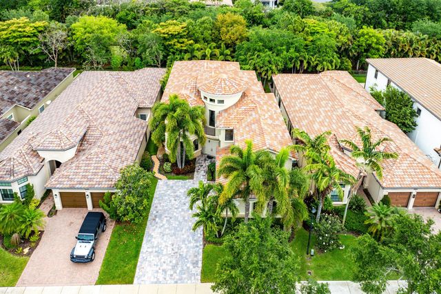 8748 Lewis River Road, Delray Beach, FL 33446
