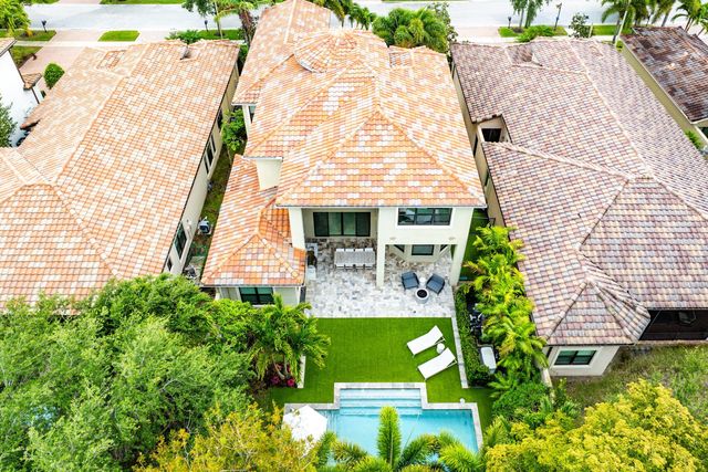 8748 Lewis River Road, Delray Beach, FL 33446