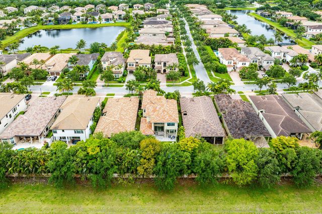 8748 Lewis River Road, Delray Beach, FL 33446