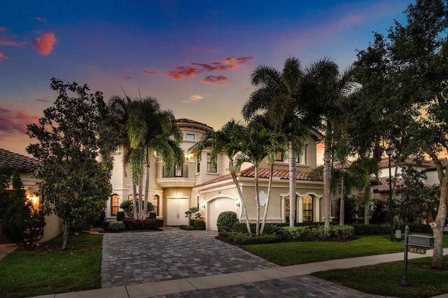 8748 Lewis River Road, Delray Beach, FL 33446