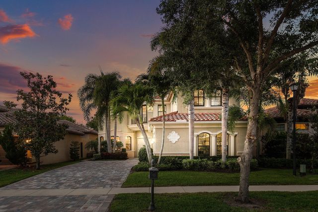 8748 Lewis River Road, Delray Beach, FL 33446