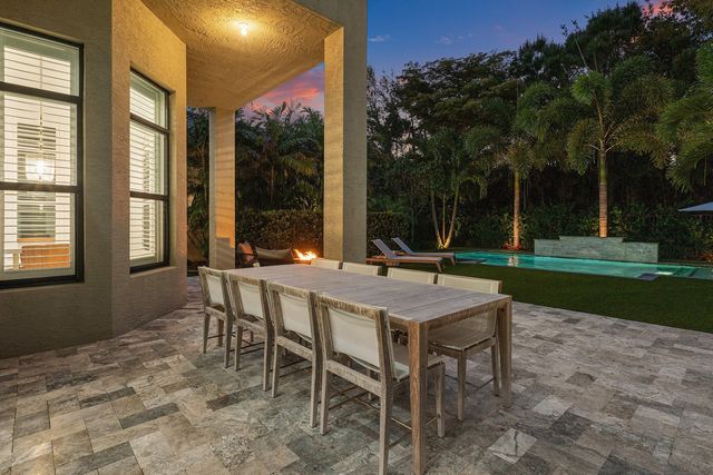 8748 Lewis River Road, Delray Beach, FL 33446