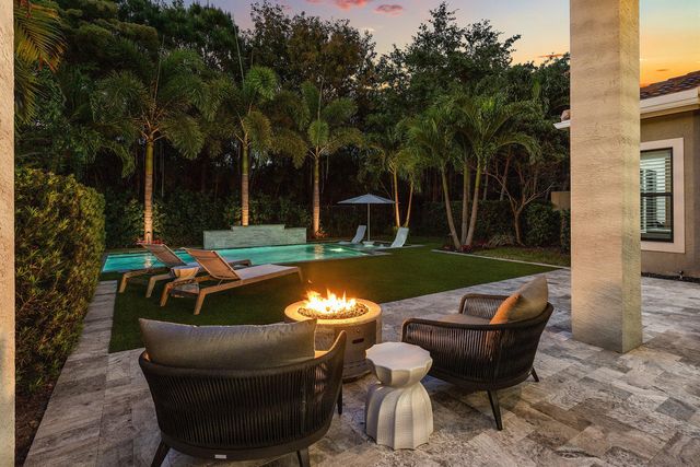 8748 Lewis River Road, Delray Beach, FL 33446