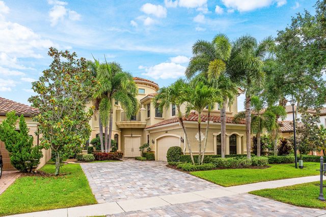 8748 Lewis River Road, Delray Beach, FL 33446