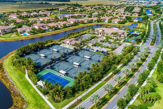8748 Lewis River Road, Delray Beach, FL 33446