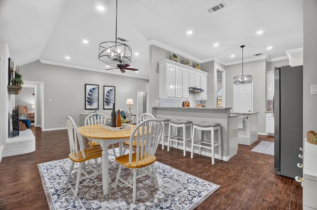 9216 Hanging Moss Drive, Granbury, TX 76049
