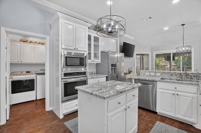 9216 Hanging Moss Drive, Granbury, TX 76049
