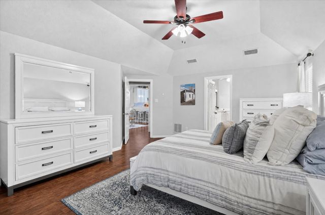 9216 Hanging Moss Drive, Granbury, TX 76049