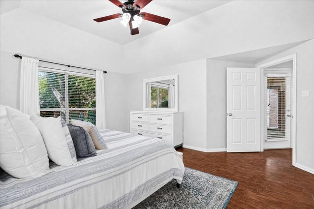 9216 Hanging Moss Drive, Granbury, TX 76049