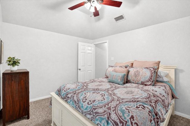 9216 Hanging Moss Drive, Granbury, TX 76049