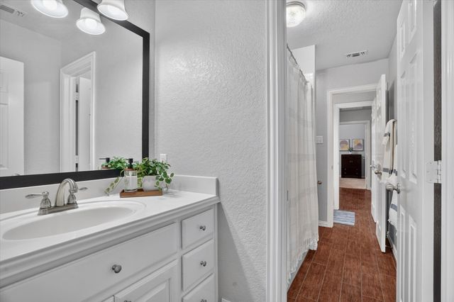 9216 Hanging Moss Drive, Granbury, TX 76049
