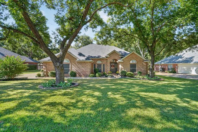 9216 Hanging Moss Drive, Granbury, TX 76049